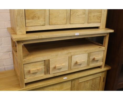 ** A MODERN LIGHT OAK COFFEE TABLE *