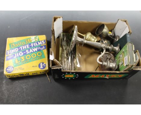 A QUANTITY OF VARIOUS BRASSWARE AND METALWARE TO INC A CLOCK ETC 