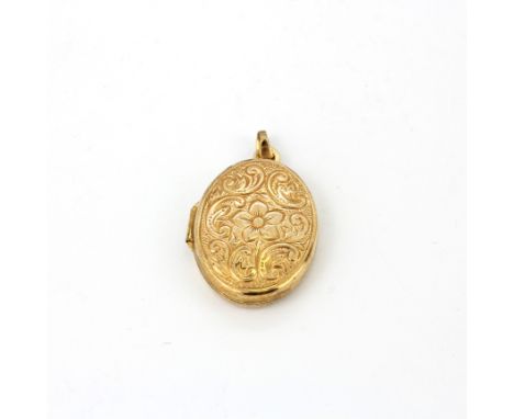 A hallmarked 9ct yellow gold locket pendant, L. 2.6cm.