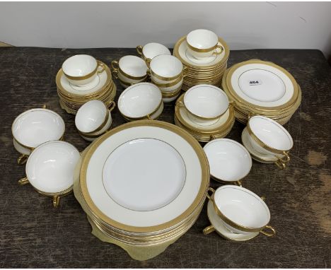 An extensive Minton Buckingham pattern dinner and tea service.