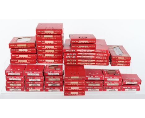 Tri-ang Arkitex scale model boxed accessories, forty-three boxed accessories, very good condition, boxes good, (43 items).