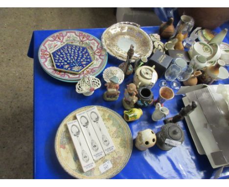 QUANTITY OF DECORATIVE CERAMICS, ORNAMENTS ETC INCLUDING BOXED CAITHNESS PAPERWEIGHT, SMALL HAND DECORATED JAPANESE POT ETC 