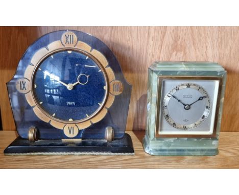 A 1950s Art Deco style Smiths mantel clock, having 8 day movement, 20cm tall, together with a green veined marble mantel cloc