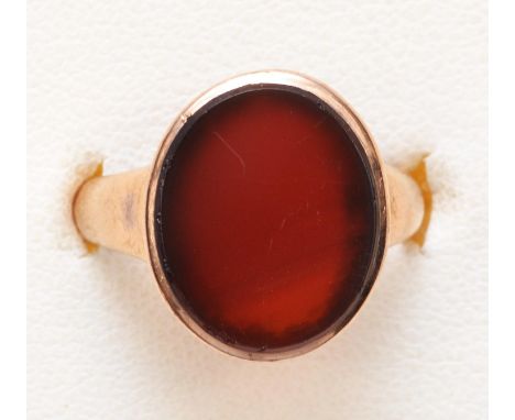 A vintage 9ct rose gold and carnelian signet ring, 14 x 12mm, K, 3.6gm 