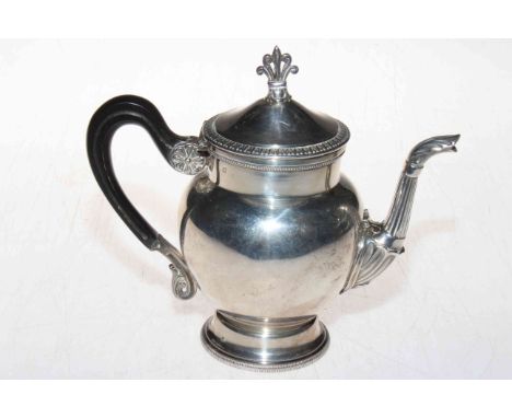 French silver bachelor teapot with moulded spout, late 19th Century, 15cm high.