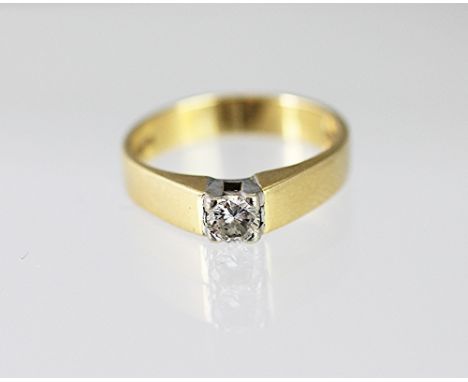 A solitaire diamond ring, the brilliant cut diamond (measuring approx 0.25ct) within four claw setting and 18ct yellow gold h