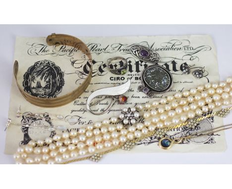 A selection of jewellery to include; a Norwegian silver and enamelled brooch of floral form, along with further jewellery to 