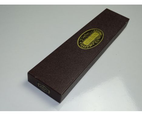 HARRY POTTER: OLLIVANDERS WAND BOX - Viewers of the films know that Ollivander's wand store had shelves filled with boxed wan