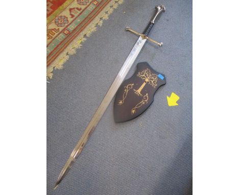 Lord of the Rings, Narsil with plaque, stainless steel blade, leather grip, 52" sword, 40" blade, 2.0kgLocation: C-R 