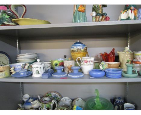 A mixed lot of ceramics to include a Poole two tone part tea and dinner service, Hornsea, Wedgwood jasperware, Devon mottowar