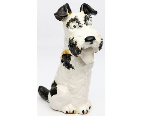 Sitzender Schnauzer, Rosenthal. Keramik. Farbig staffiert. Stempelmarke Rosenthal, 30er Jahre. 1. Wahl. H. 20 cm.
