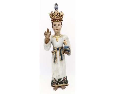 Unbekannter Holzschnitzer (19. Jh.) Stehender Christus mit Krone. Holz, geschnitzt und farbig gefasst. Krone mit Glassteinbes