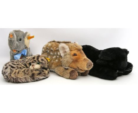 4 Cosy-Tiere, Steiff: Wildschwein, schwarzer Panther, Elefant und zusammengerollt liegende Raubkatze. Je mit Knopf und Fahne,