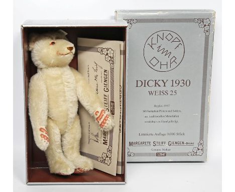 Steiff-Dicky 1930. Replika 1992 mit Knopf, Fahne Schild und Zertifikat, Nr. 3381/9000. H. 25 cm. Im Originalkarton.