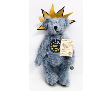 Euro-Teddy, Teddy Hermann. Blauer Mohair. Ex. 266/500 aus der limitierten Auflage zur Einführung des Euro. Nahezu unbespielt.