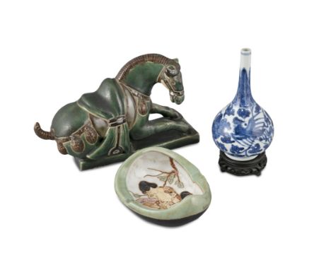 A GROUP OF THREE (3) VIETNAMESE PIECESVietnam, 19th and 20th centuryIt is comprised of:- a Bien Hoa stoneware model of a recu