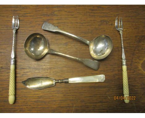 Mixed silver to include a George Unite Georgian fish/butter knife with mother of pearl handle, two Victorian silver pickle fo