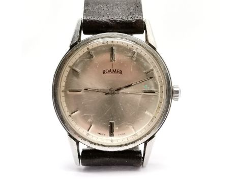 Roamer manual wind stainless steel 34mm cased gents wristwatch - running but for spares / repairs &amp; has obvious wear