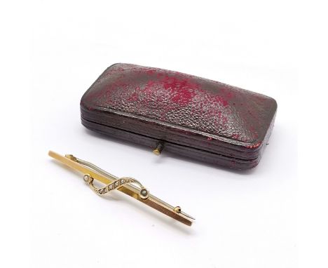 Antique 9ct marked gold bar brooch set with pearl (5.8cm &amp; 2g total weight) in a Mappin Brothers (220 Regent St) retail b