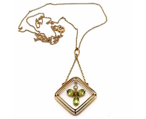Antique 9ct marked gold peridot &amp; pearl pendant on a 9ct marked gold 46cm chain - total weight 2.9g