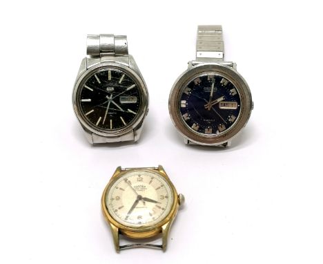 2 x Seiko automatic stainless steel wristwatches t/w Roamer manual wind wristwatch (32mm case) ~ all 3 run but for spares / r