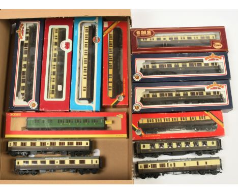 Bachmann, Hornby (China) and Similar mixed group of Boxed and unboxed GWR, Southern and Pullman coaches to include Bachmann 3