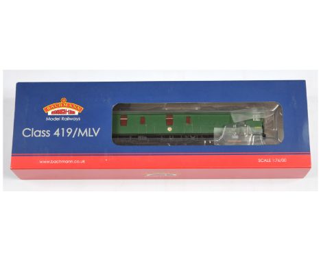 Bachmann Branchline OO Gauge 31-265 SR Motor Luggage Van. Conditions: Near Mint to Mint in Excellent box and outer sleeve.&nb