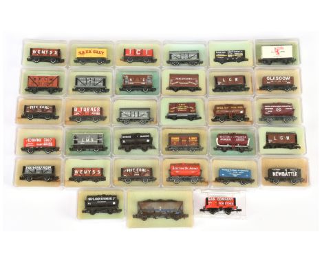 Peco N Gauge wagons group - Mixed lot of Private owner wagons including Tunnock's van and one HAA hopper. Conditions: General