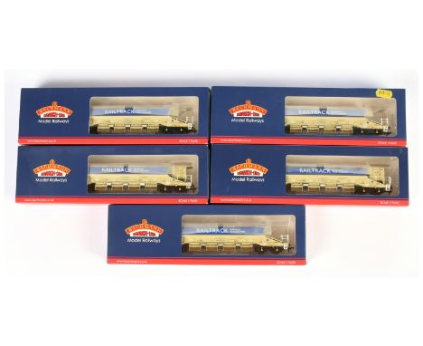 Bachmann Branchline OO group of 3x 38-212 JJA MK2 Non-Generator Units (Curved top) and 2x 38-210 JJA Mk2 Auto-Ballaster "Rail