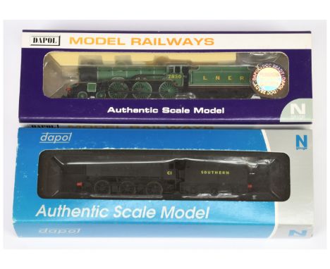 Dapol N Gauge Locomotives - ND207C Southern unlined black Q1 Class No.C1 and ND-079A Class B17 "Grimsby Town" No.2850 in LNER