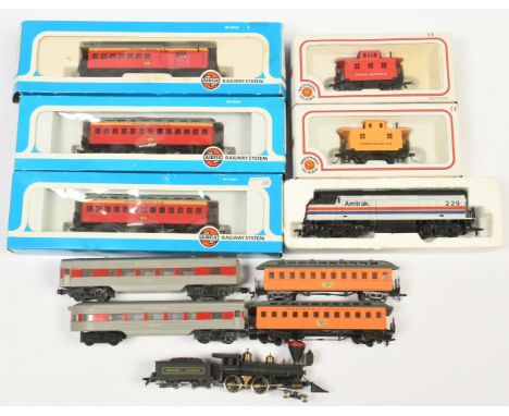 Bachmann, Airfix and Similar HO Gauge mixed group of boxed and unboxed American locomotives and coaches to include Airfix 540
