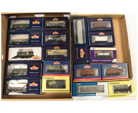 Bachmann Branchline OO Wagons Plus others - Assortment of wagons to include 33-826 Queen Mary Brake Van S&amp;T Dept, 38-130 