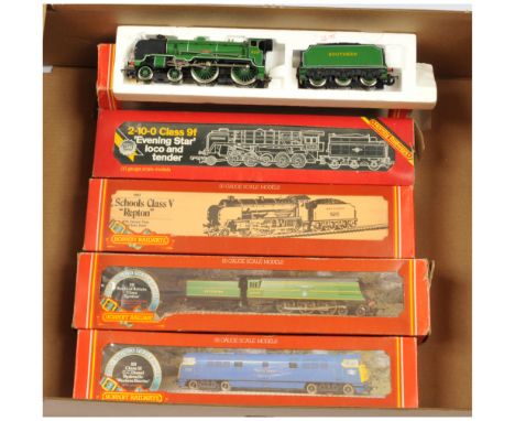 Hornby (GB) OO Gauge Locomotives - to include R.778 Class 52 'Western Harrier' 'D1008', Southern Region Battle of Britain Cla