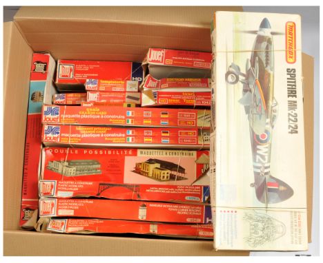 Jouef HO Gauge group of kits - to include 1054 Town Corner Building, 1052 Parisian Corner Building, 1029 Metal Bridge plus ot