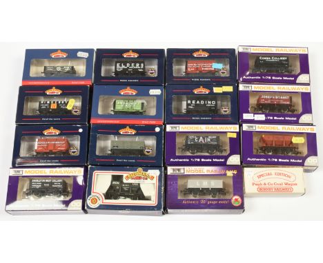 Bachmann, Dapol and Similar OO Gauge group of Wagons to include Bachmann&nbsp; 37-078B 7 Plank End Door Wagon "Winberry Colli