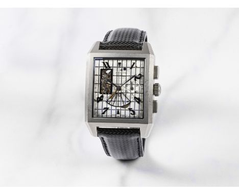 Zenith. Chronographe bracelet de forme rectangulaire en titane avec réserve de marche mouvement automatiqueZenith. A titanium