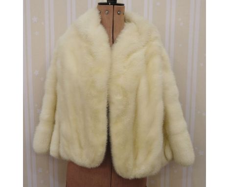 Vintage white mink short jacket and a mink stole with tippet fringes (2)Condition ReportPlease see additional imagesJacket ap