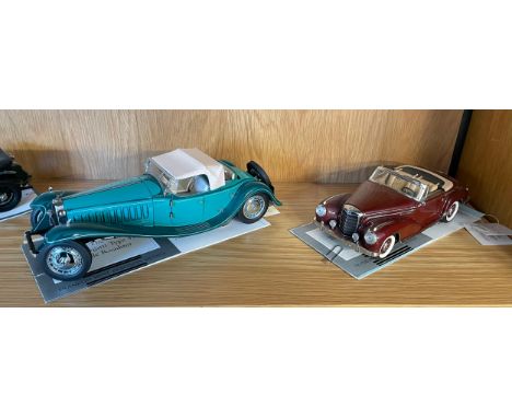 Franklin Mint; 1:24 scale diecast replica model cars, comprising of a 1951 Mercedes-Benz 300 Sc, and a 1929 Bugatti Type 41 R