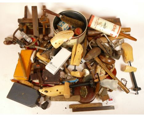 A collection of early 20th century and later carpenters hand tools and associated accessories in two boxes. (2) 