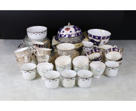 Edwardian Imari Pattern part Tea Service including Muffin Dish, 2 sandwich plates, 5 side plates, 4 tea cups, 4 saucers, milk