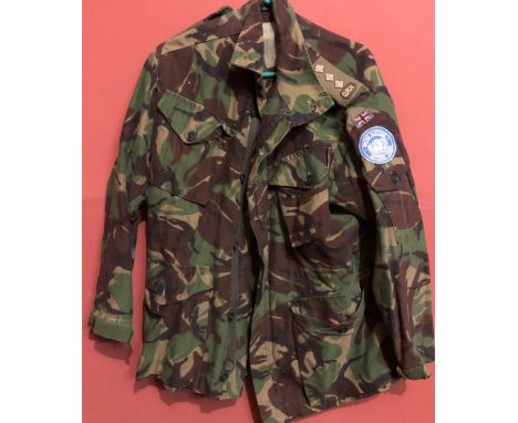 Queens Royal Hussars Captain smock jacket with UN badge with MP light smoke shirt.