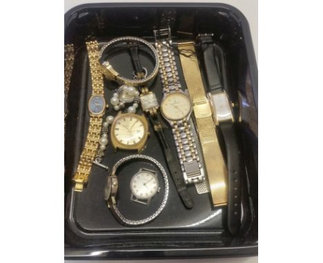 A quantity of misc. ladies and gents vintage watches. To include Accurist, Seiko and Timex. 