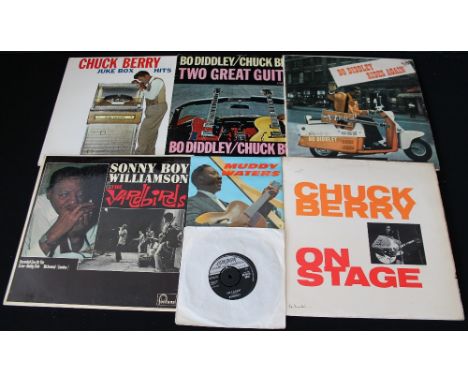 R & B - Nice bundle of 5 x LP's, an EP and a 7" single featuring the likes of Muddy Waters, Bo Diddley and Chuck Berry. LP's 
