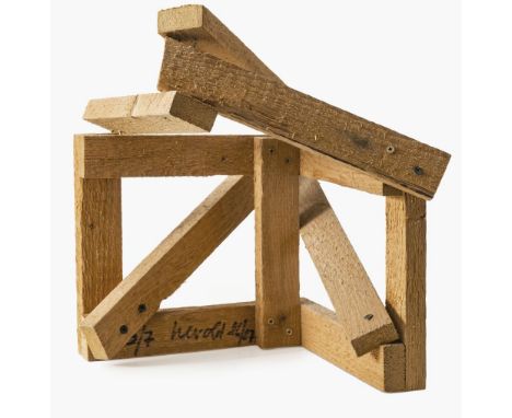 Georg Herold1947 JenaOhne Titel. 1986/87Signiert, datiert. Lattenholz geschraubt. Ex. 3/7. 40 x 40 x 40 cm. Man nehme banale 