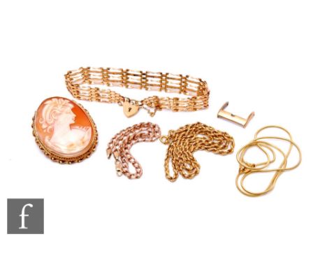 A small parcel lot of assorted jewellery to include two 9ct chains and a 9ct gate bracelet, weight 15.8g, with a 14ct chain, 
