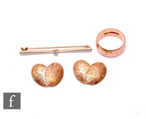 A pair of 9ct hallmarked oval chain linked cufflinks with a 9ct hallmarked rose gold wedding ring, size Q, and a diamond set 