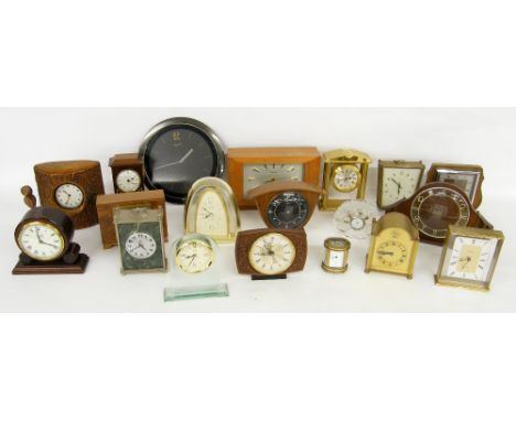 Quantity of various 1930s and later mainly quartz mantel clock timepieces