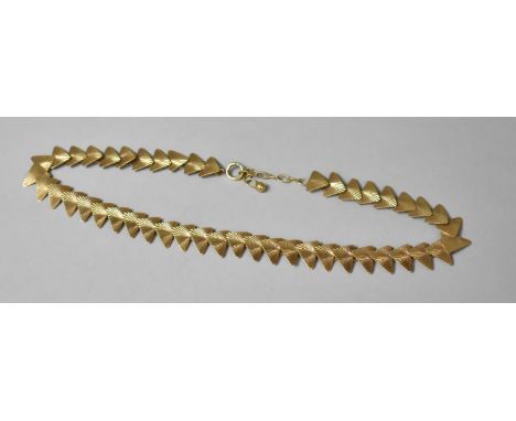 A Nice Quality 1970s Vintage Necklace, Gold Plated and with Triangular Sunburst Chain Links. 