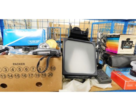 A group of vintage cameras, camera editing equipment, accessories, etc. (a quantity)