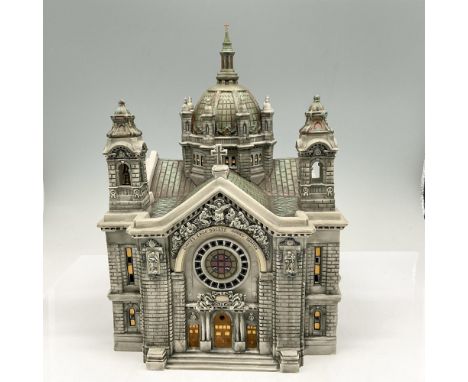Lovely replica of this historic 87-year-old cathedral, from it's spires to the dome they have captured the essence of Saint P
